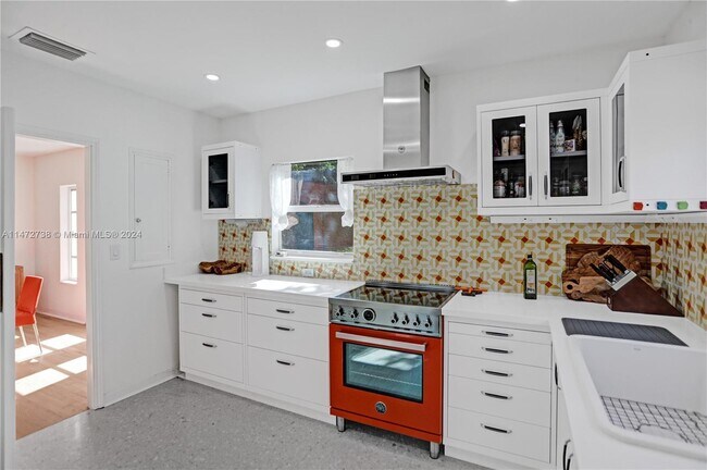 Building Photo - 2214 Segovia Cir