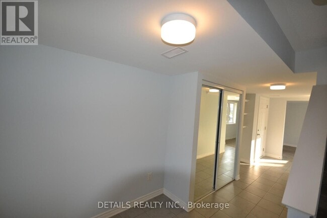 Building Photo - 300 Ilmenite Private