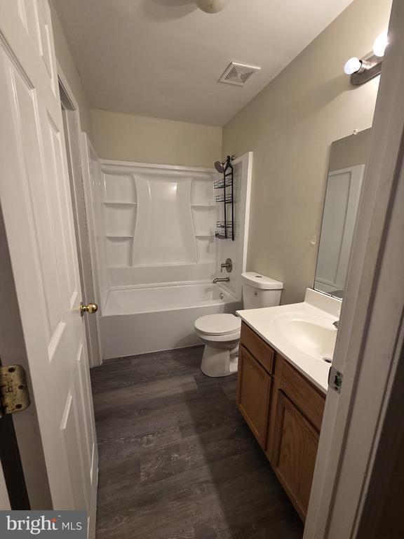 Foto del edificio - 6 Meadow Rue Ln