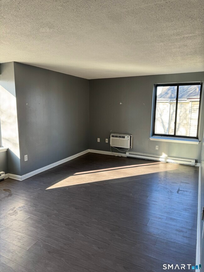 Building Photo - 356 Franklin Ave