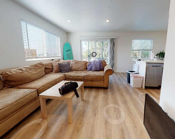 Foto principal - 5377 E Falls View Dr