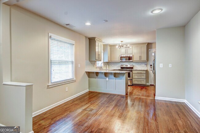 Foto del edificio - 731 Maynard Terrace SE