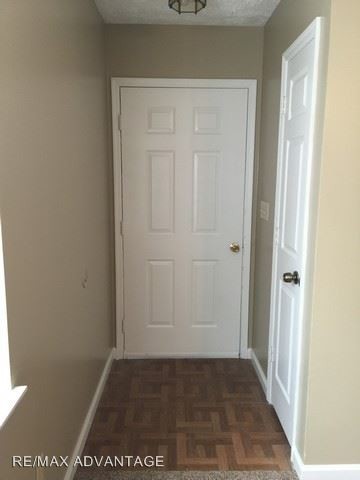 Foto del edificio - 5912 Summerglen Ln