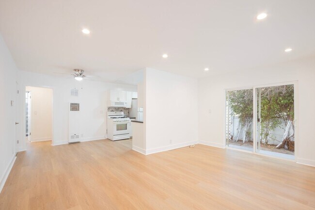 Foto del interior - 937 N Orange Grove Ave