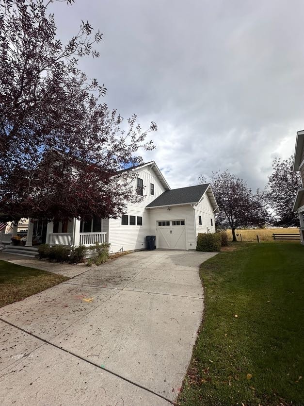 Side of townhouse - 912 Matheson Way