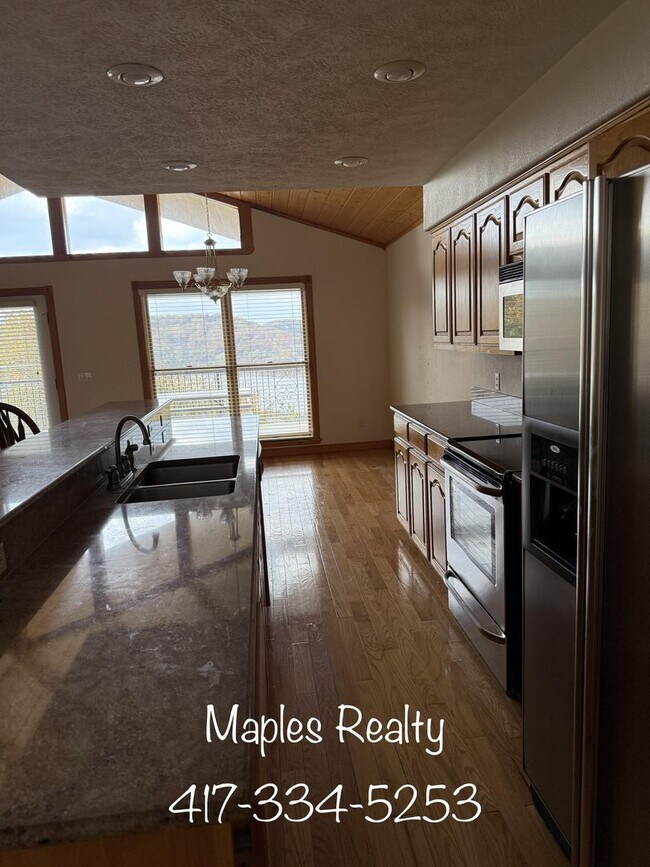 Foto del edificio - Executive Lake Home near Big Cedar Lodge