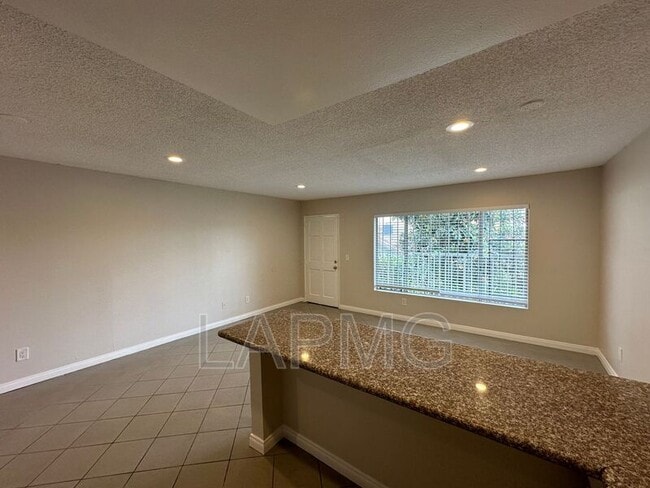 Building Photo - 5440-5442 Lemon Grove Ave