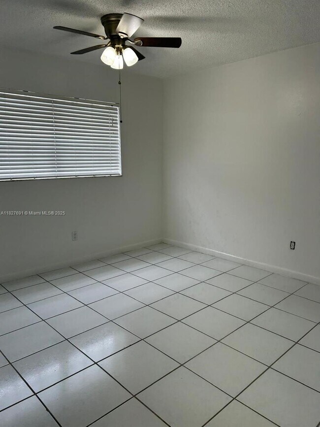 Foto del edificio - 6125 W 20th Ave