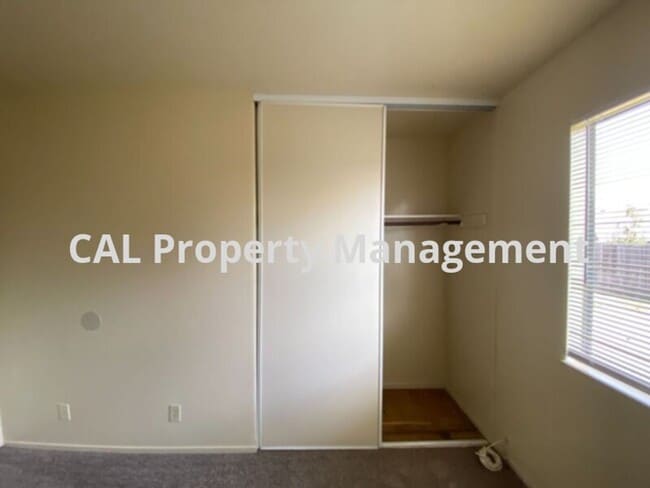 Building Photo - 1608 Ukiah Way