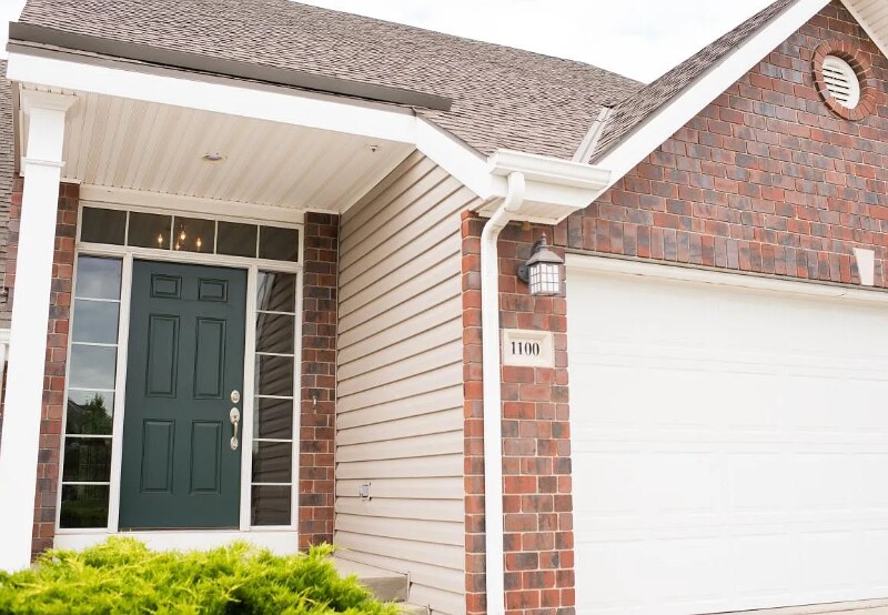 Primary Photo - 1100 Oaktree Pl