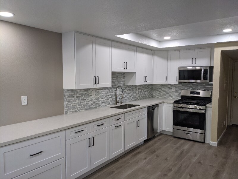 Foto principal - 5151 Walnut Ave