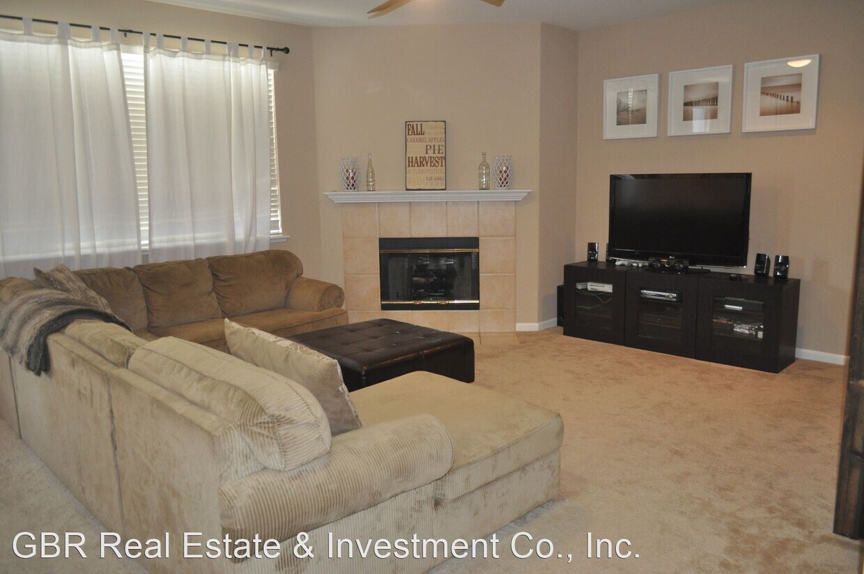 Primary Photo - 4 br, 2 bath House - 17 Grand Canyon Court
