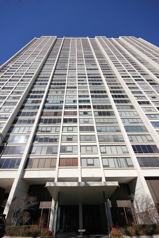 Primary Photo - 2800 N Lake Shore Dr