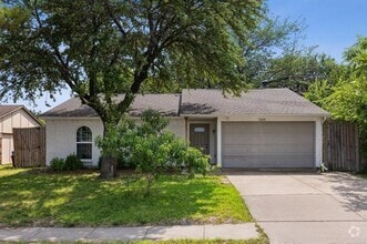 Building Photo - 5620 Maple Ln