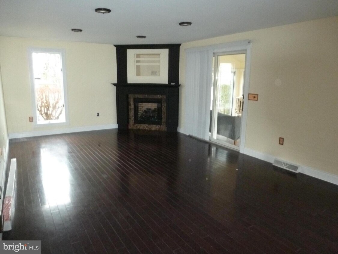 Foto principal - 20 Sherwood Cir