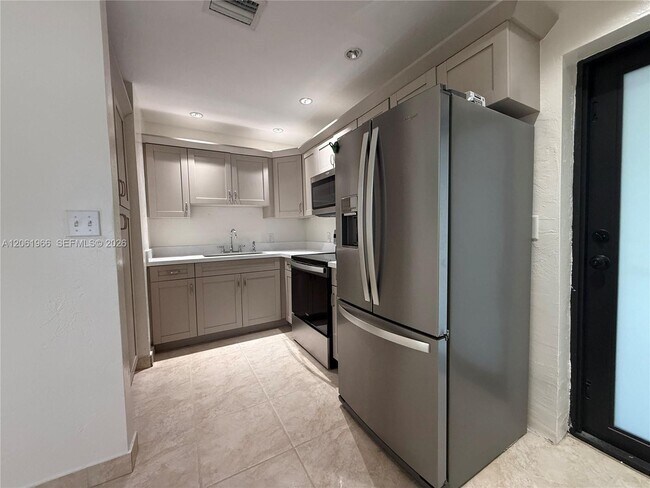 Foto del edificio - 2520 NW 155th St