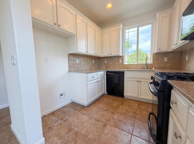 Building Photo - 400 Caravaggio Cir