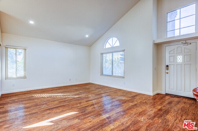Building Photo - 6523 Westview Dr