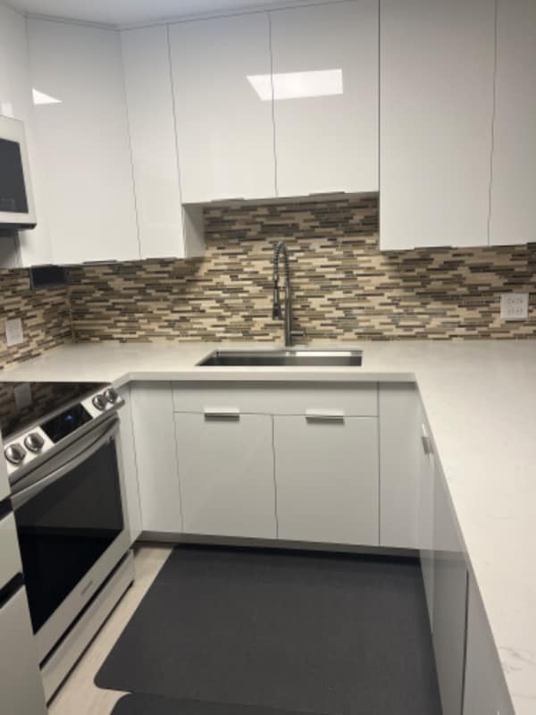 Foto del edificio - 425 Ena Rd