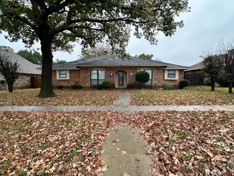 Photo - 4821 S Country Club Rd (Garland, TX)