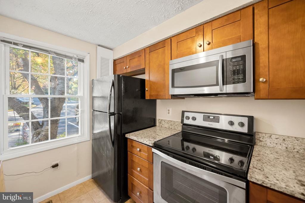Foto principal - 8439 Lazy Creek Ct