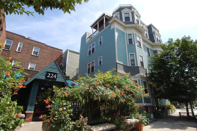 Building Photo - 230 Boston St