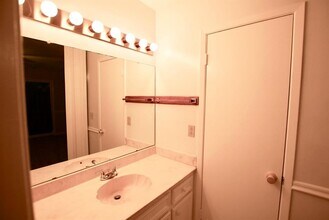 Building Photo - 7862 Split Oak Dr