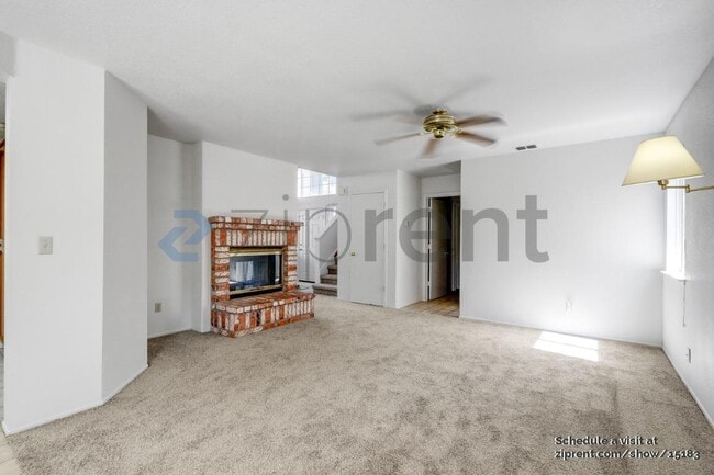 Building Photo - Unit