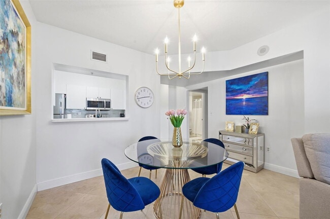 Building Photo - 3020 NE 32nd Ave