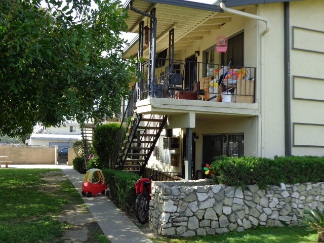 Foto del edificio - 1217 W Rosewood Ct