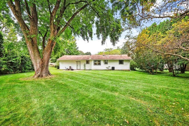 Building Photo - 2728 Florann Dr