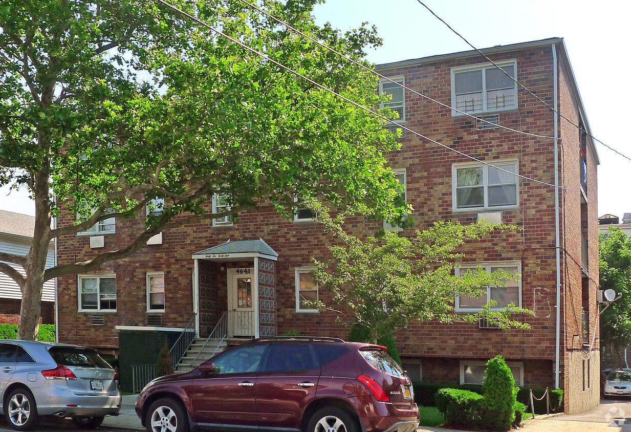 Building Photo - 4641 Bedford Ave