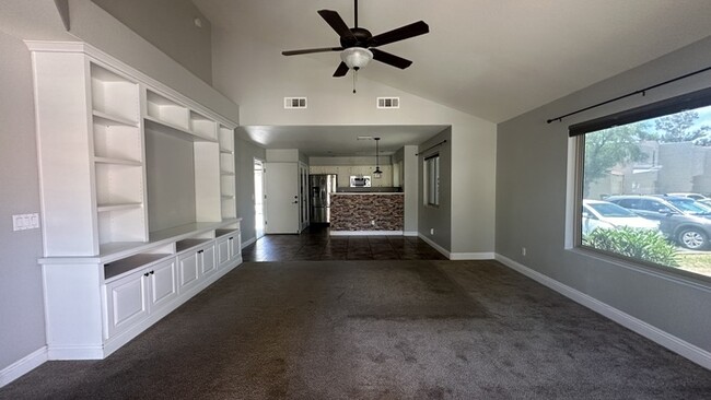 Foto del edificio - 8847 N 47th Ln