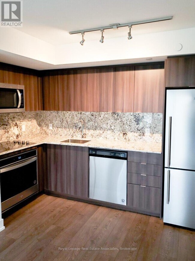 Building Photo - 5 Mabelle Ave