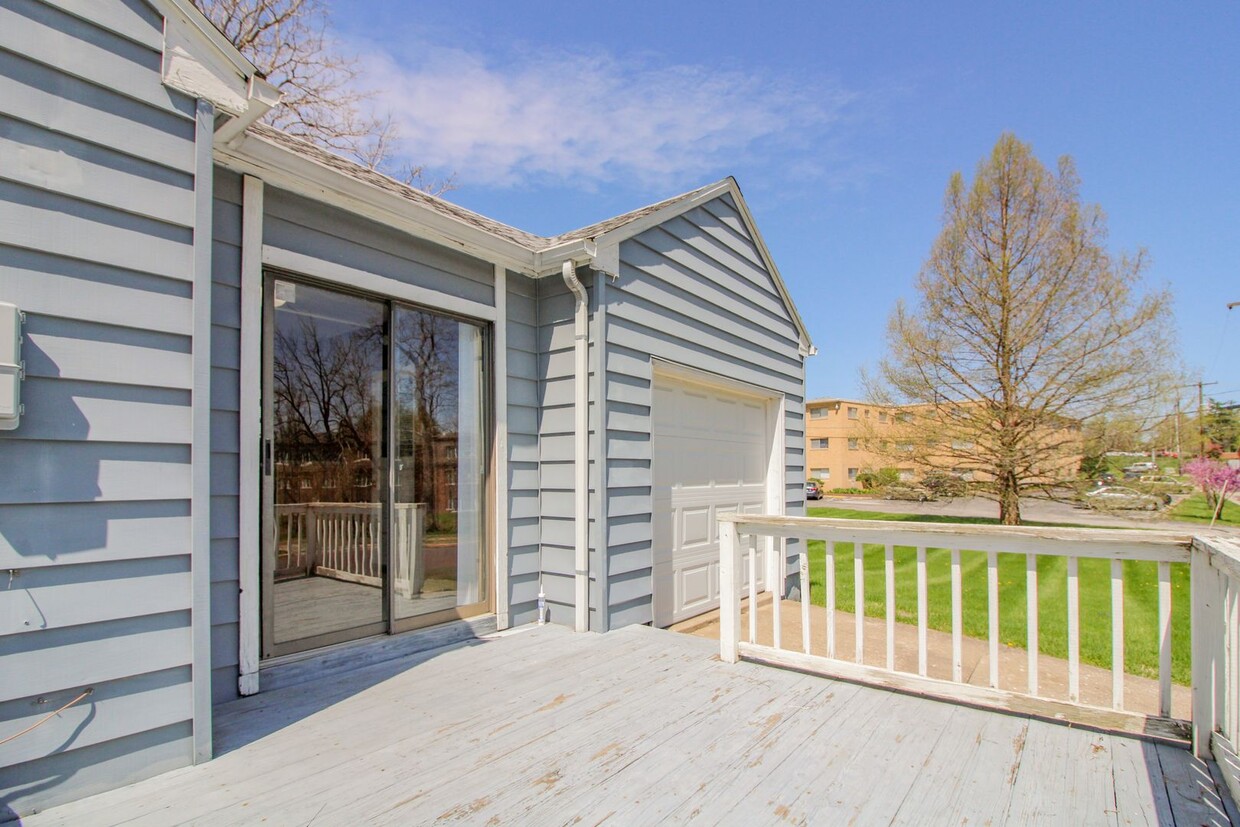 Foto principal - Heart of the Action: Cozy 2 Bed 1 Bath Home