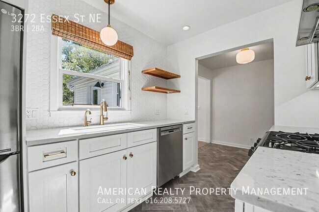 Foto del edificio - 3272 Essex St NE