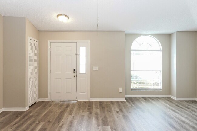 Foto del edificio - 1917 Excalibur Dr