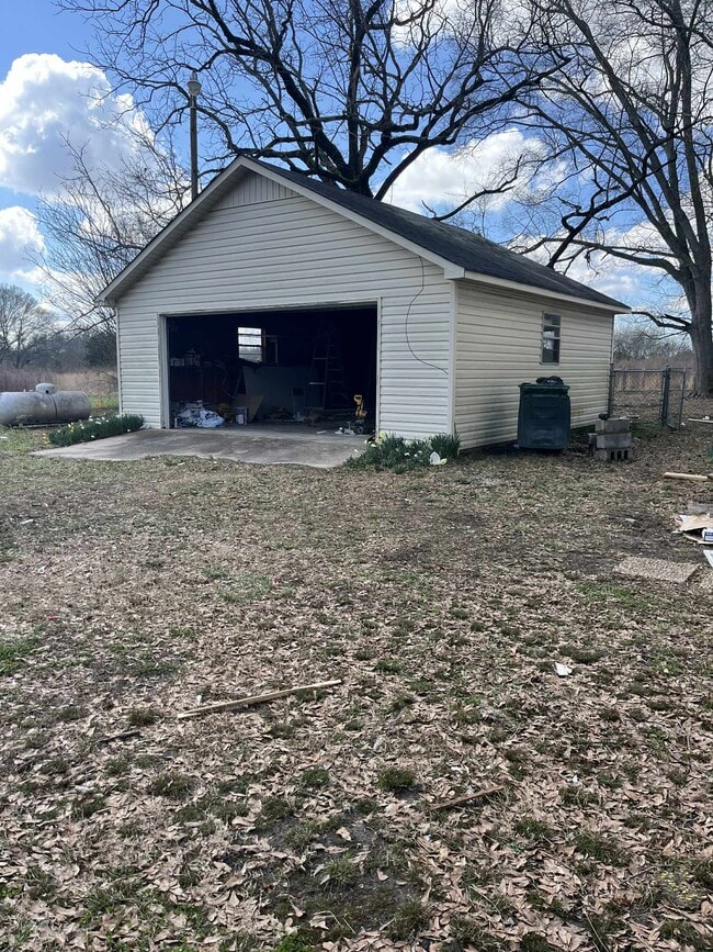 Building Photo - 3220 Co Rd 1807