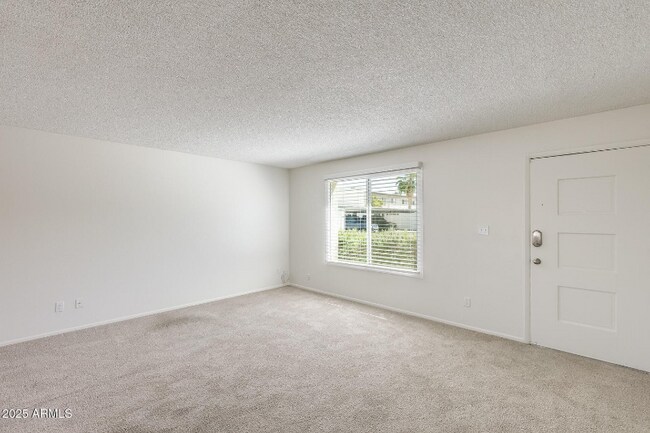 Foto del edificio - 5809 E Thomas Rd