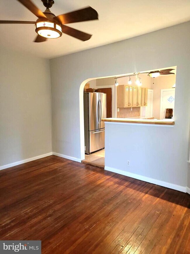 Foto del edificio - 5822 Warrington Ave