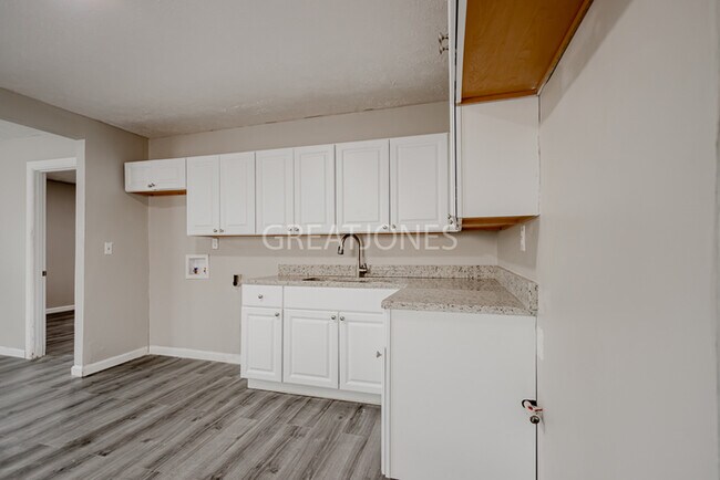 Foto del edificio - NOW OFFERING HALF OFF FIRST FULL MONTH IF ...