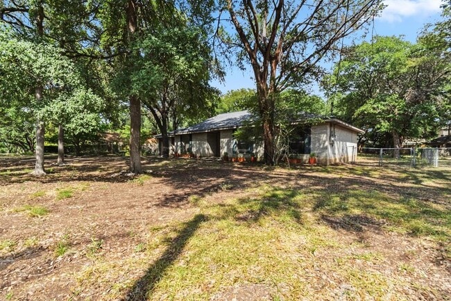 Foto del edificio - 10303 Slaughter Creek Dr