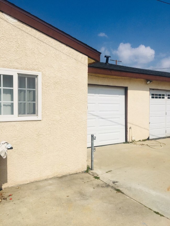 Foto del edificio - 18436 Roslin Ave