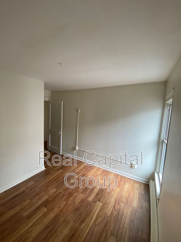 Building Photo - 335 Pine St