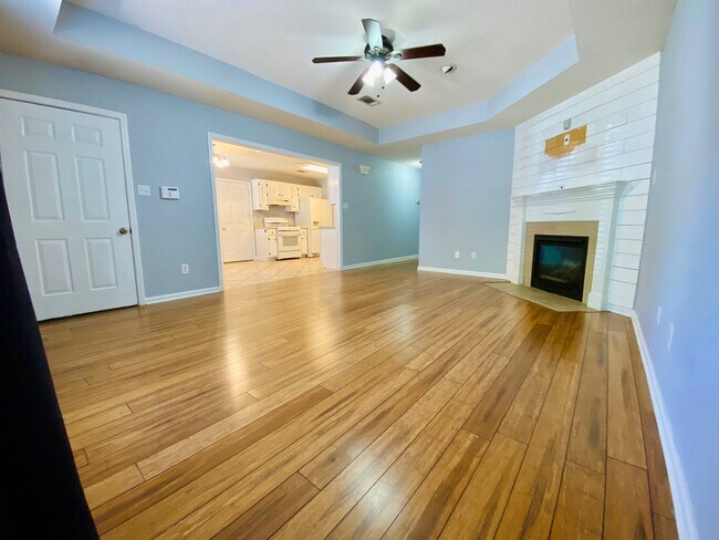 Building Photo - 129 Loghan Dr