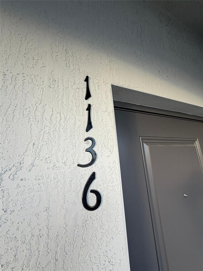 Building Photo - 1136 Ter