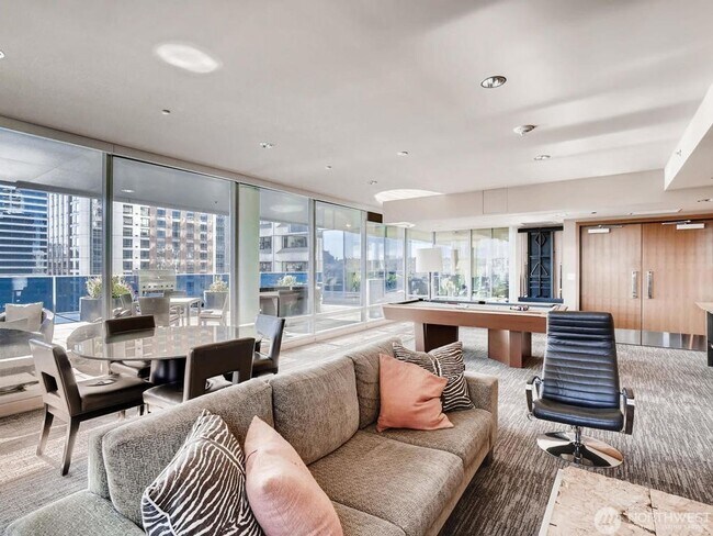 Building Photo - Stunning 2BR/2Bath luxury condo above Hyatt at Olive 8