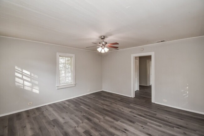 Building Photo - 3183 Peachtree St
