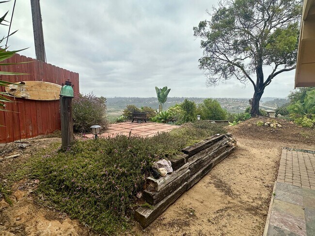 Foto del edificio - Stunning Encinitas Apartment with Panoramic Views