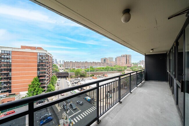 Foto del edificio - 551 Observer Hwy